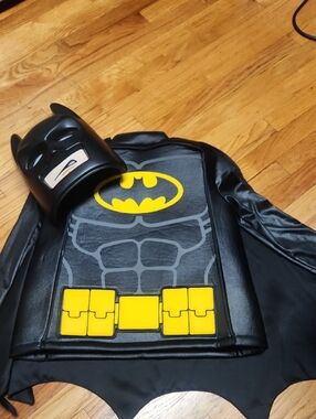 DC Lego Batman Kids Black and Yellow Costume with Mask, 7-8, EUC